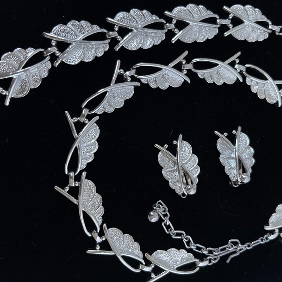 Necklace Earrings Bracelet Sarah Coventry Demi-Parure Vintage Silver Tone - Picture 2 of 16